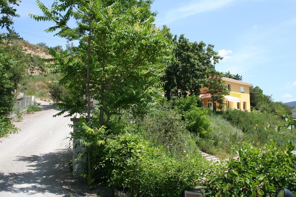 Gite Des Grands Causses Millau Exterior photo